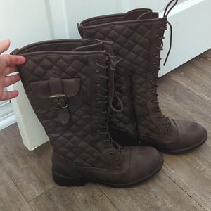 Global Win Size 8 Boots in Brown